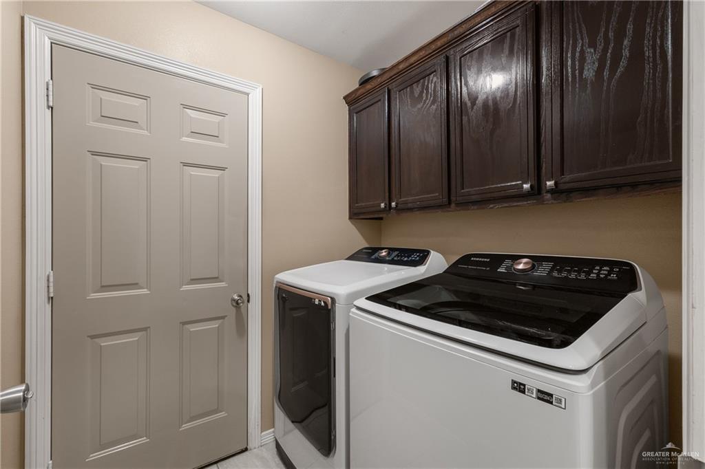 Photo 13 of 2701 Las Nubes Drive