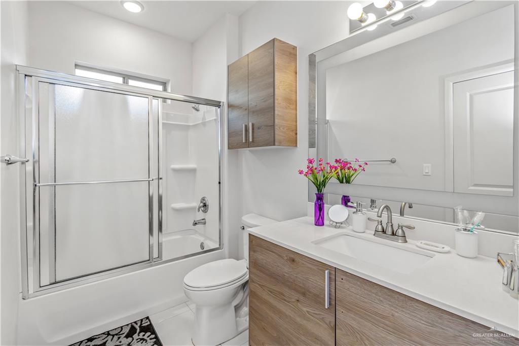Photo 11 of 5708 Nightingale Avenue #2