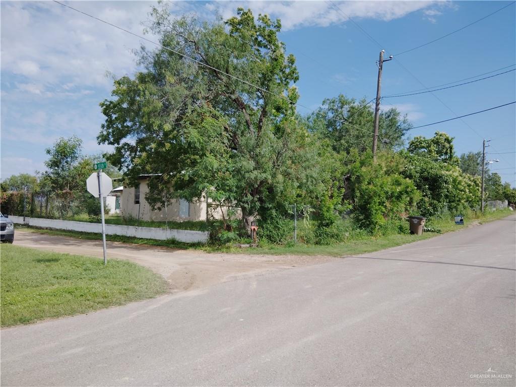 Photo 3 of 900 Garza Avenue
