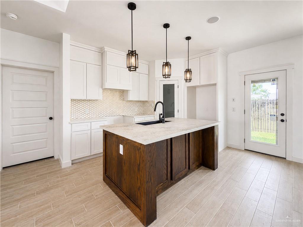 Photo 9 of 2721 Chesterfield Avenue