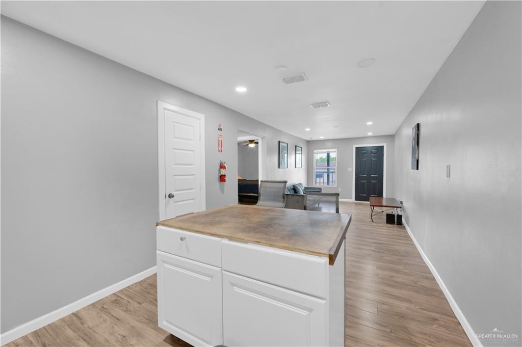Photo 13 of 405 Guerra Street