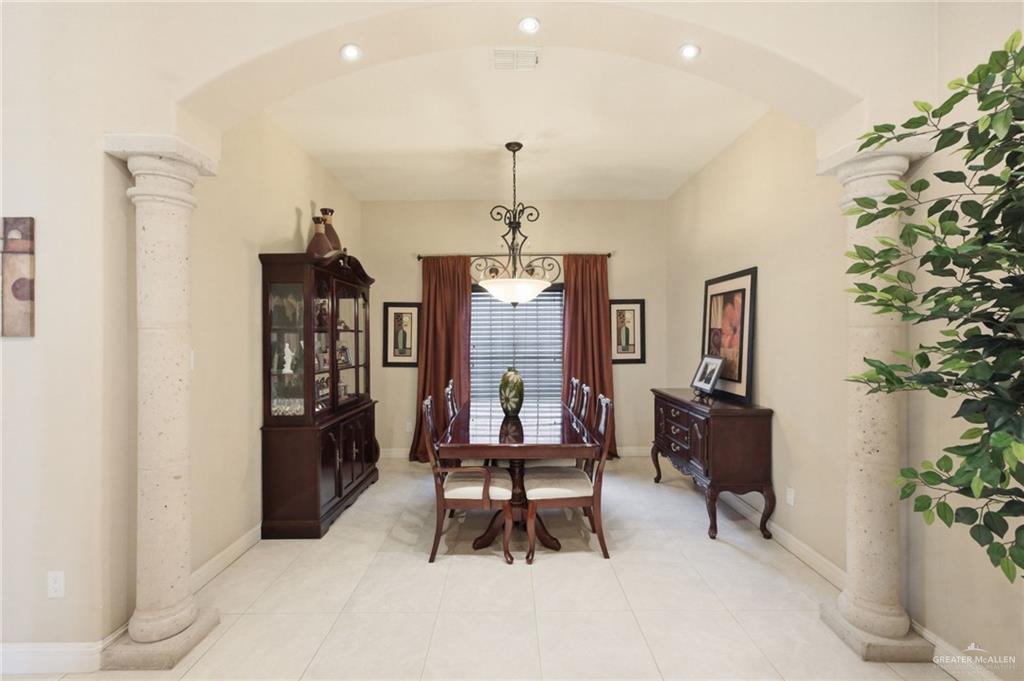 Photo 5 of 4200 Palm Grove Drive