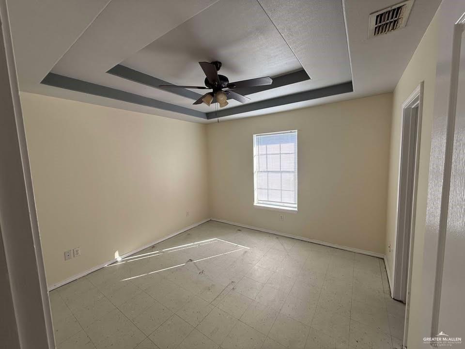 Photo 15 of 209 Bluebonnet Street