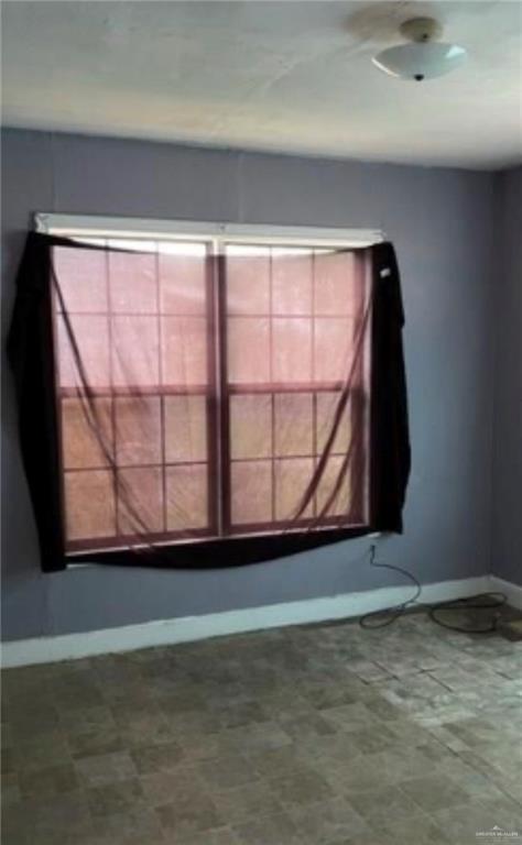 Photo 4 of 906 Lincoln Avenue