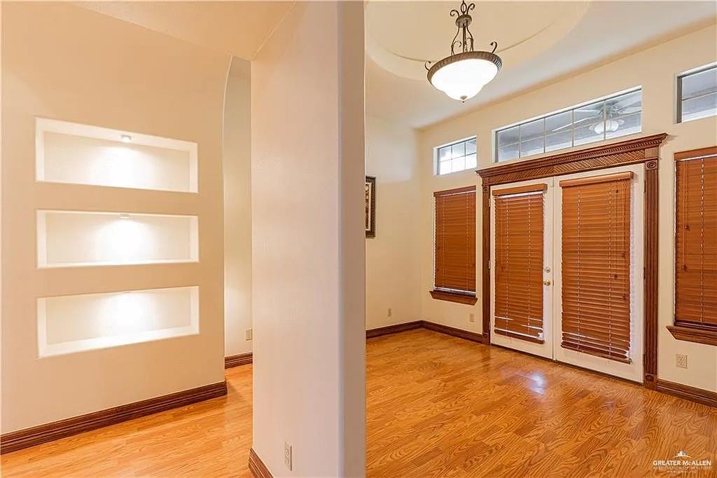 Photo 8 of 2433 7th Street