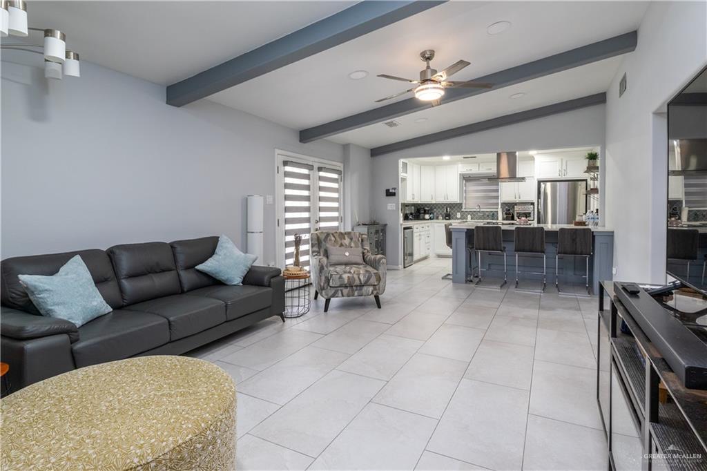 Photo 2 of 131 Hibiscus Avenue