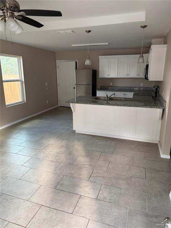 Photo 4 of 906 Tom Landry Street #1