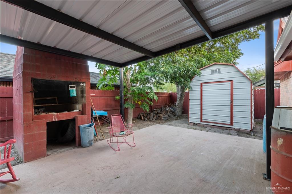 Photo 17 of 912 Nogales Street