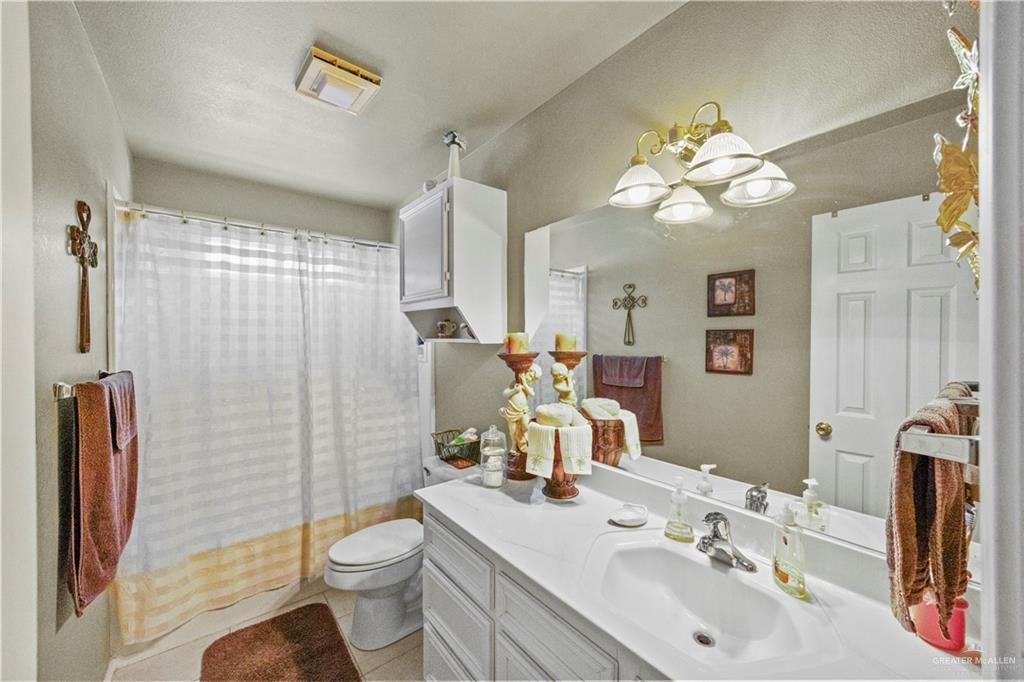 Photo 9 of 701 Parkwood Drive