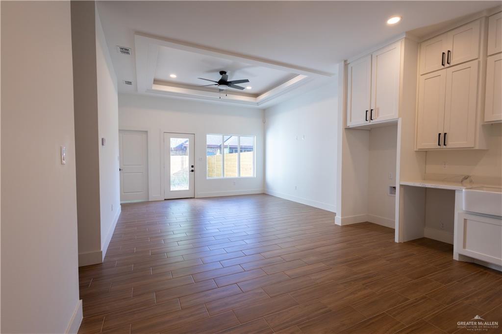 Photo 3 of 721 25th Street
