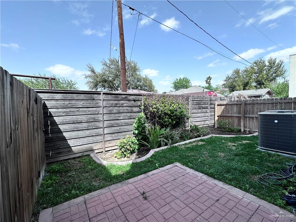 Photo 13 of 1905 Sunset Drive