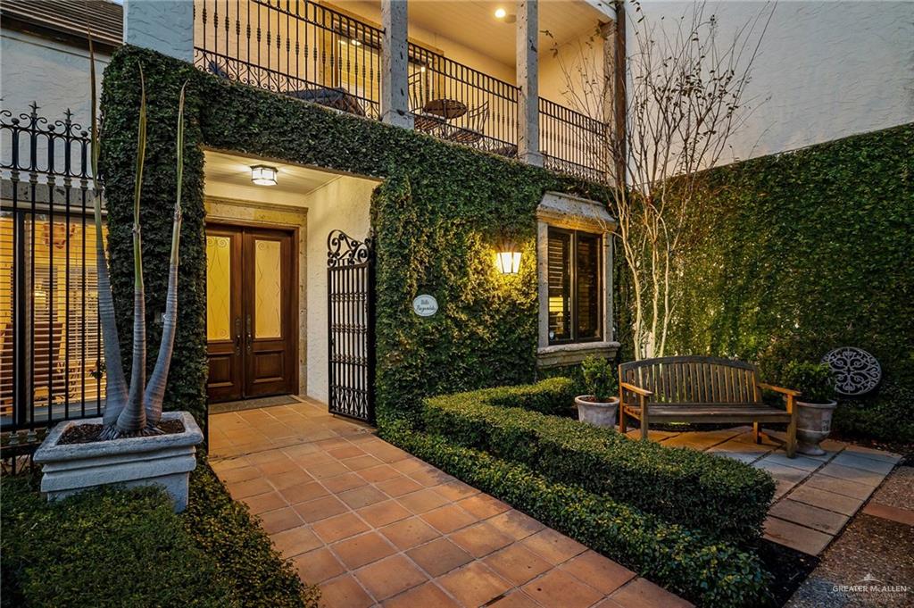 Photo 2 of 31 Villas Jardin Drive