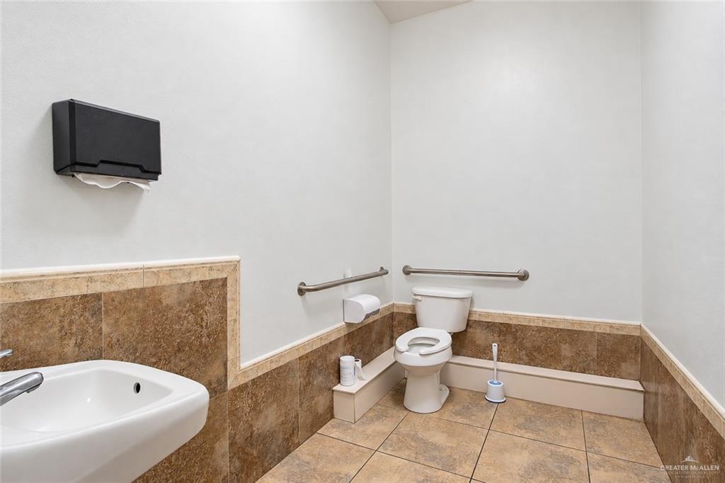 Photo 23 of 2510 Freddy Gonzalez Drive #2510B