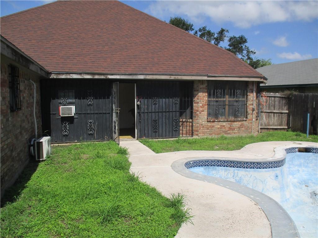 Photo 18 of 700 Franciska Street