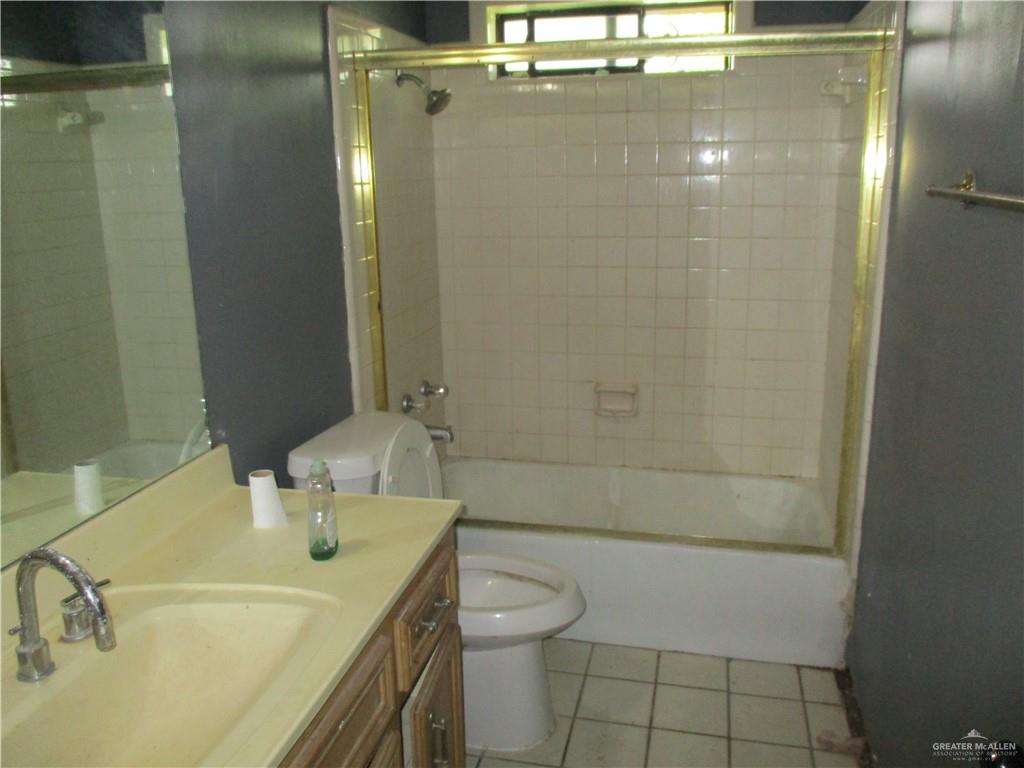 Photo 9 of 700 Franciska Street