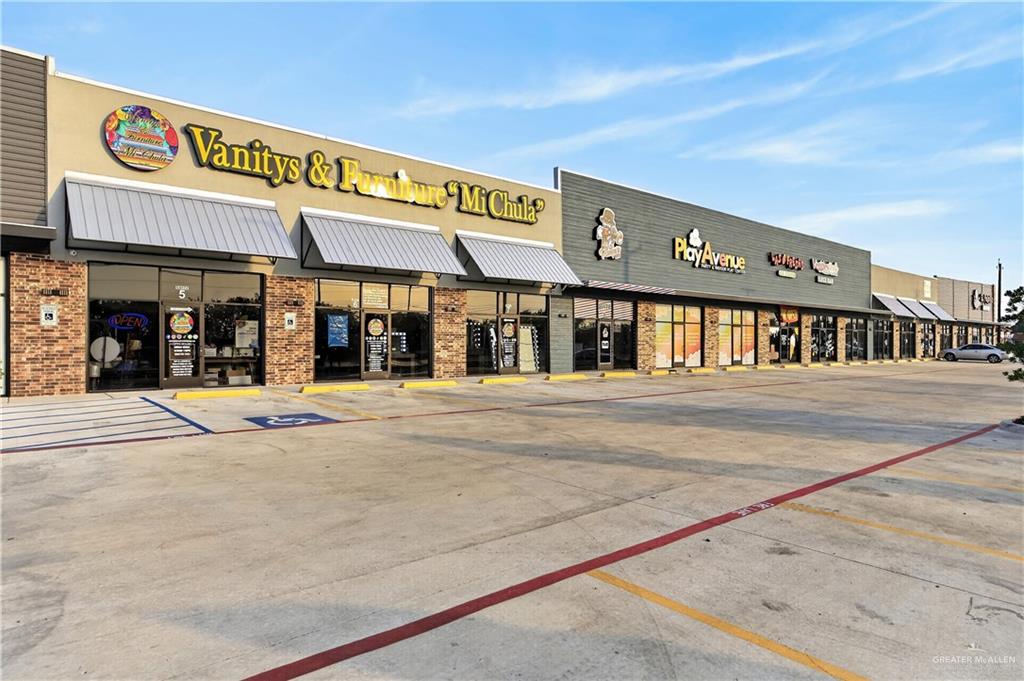 Photo 3 of 901 Raul Longoria Road