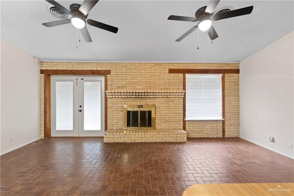Photo 8 of 129 Spencer Court