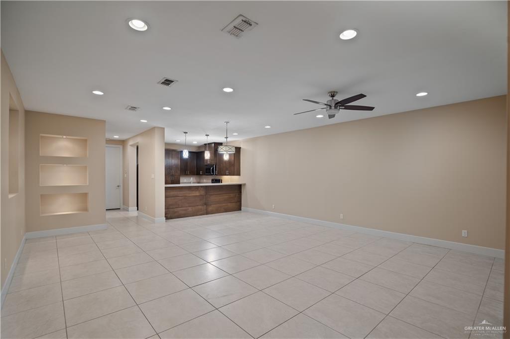 Photo 6 of 1405 Ozark Avenue