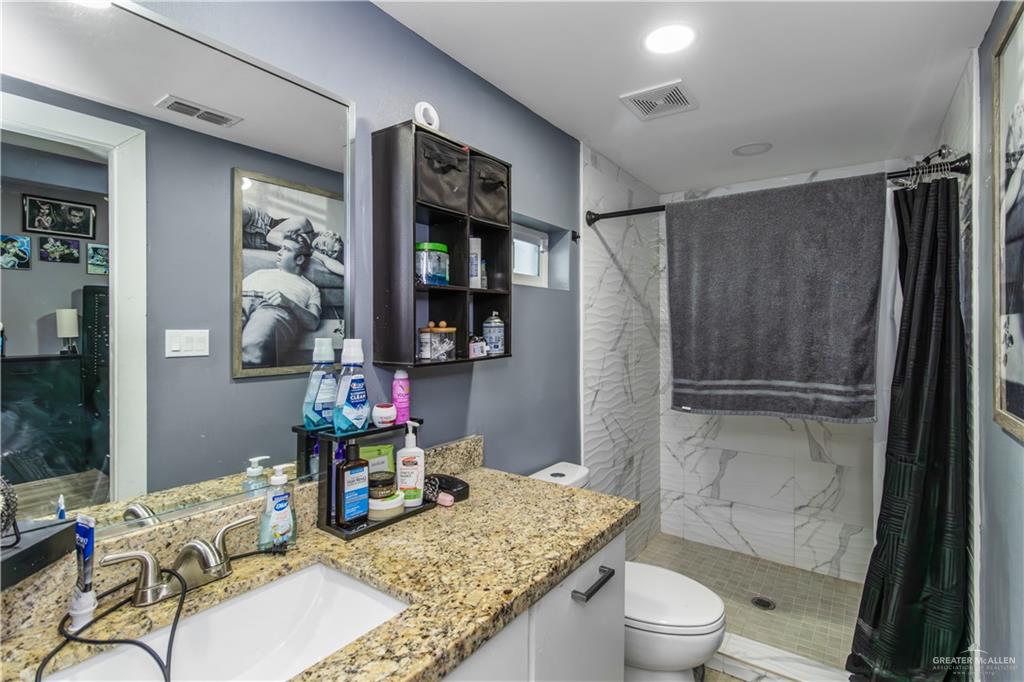 Photo 6 of 603 Samano Street