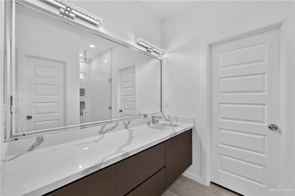 Photo 11 of 1220 Evergreen Avenue