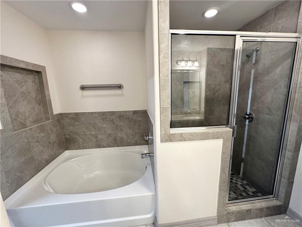 Photo 9 of 2205 Primrose Drive