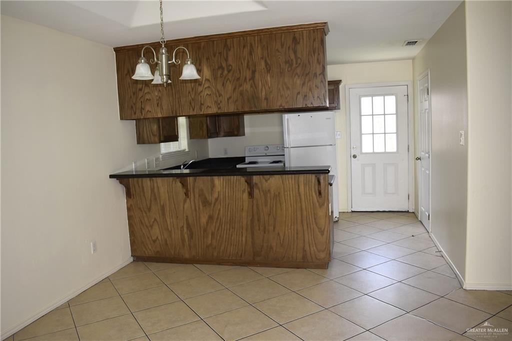 Photo 10 of 314 Albatross Avenue
