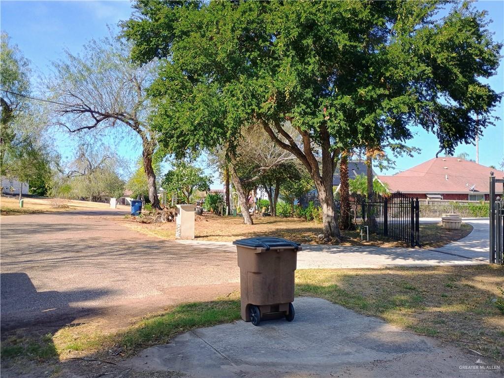 Photo 9 of 972 Kika De La Garza Boulevard
