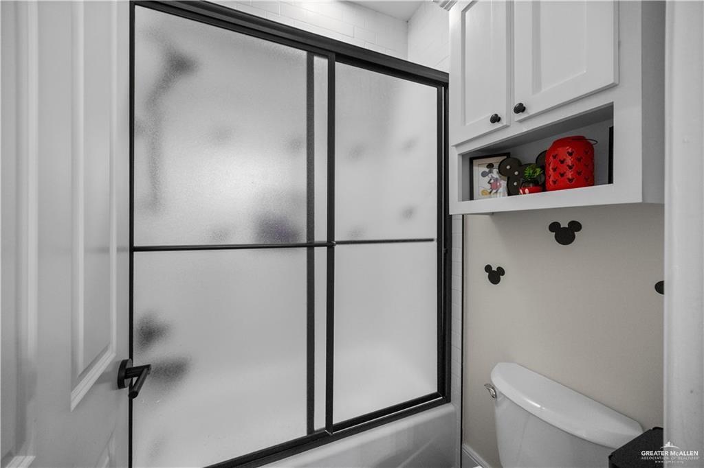 Photo 18 of 1404 Strawberry Hill Street