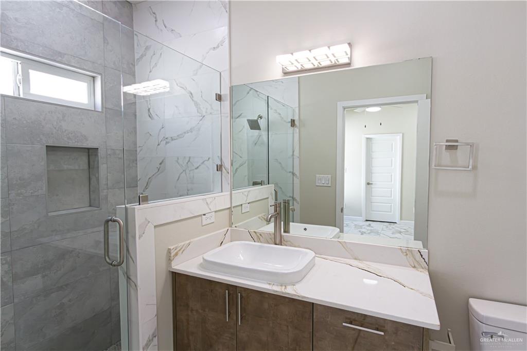 Photo 11 of 404 Emerald Avenue #2