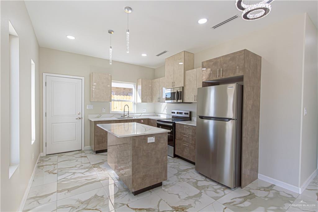 Photo 2 of 404 Emerald Avenue #2