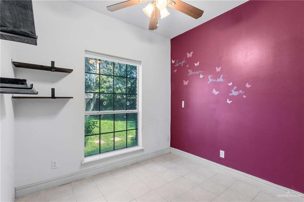 Photo 19 of 902 Cimarron Drive