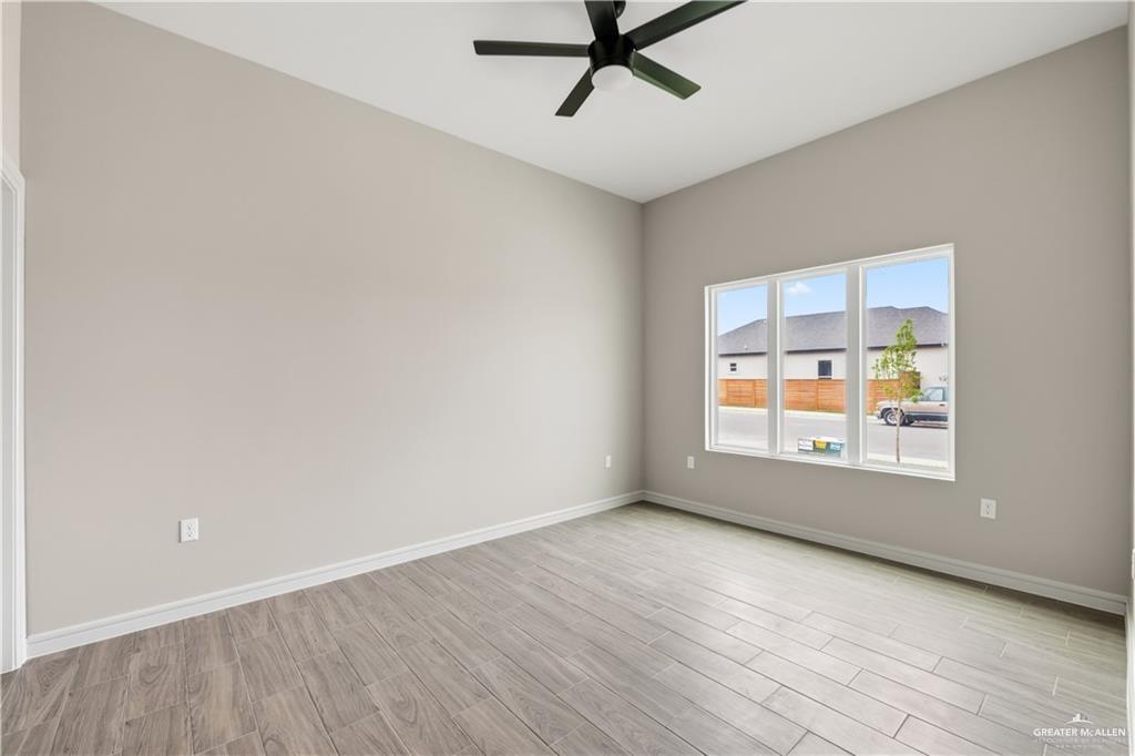 Photo 11 of 2320 Thornton Avenue