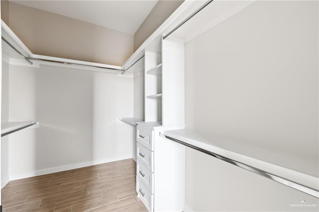 Photo 8 of 2320 Thornton Avenue