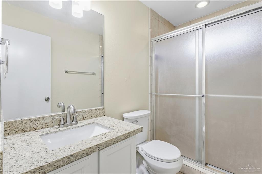 Photo 13 of 809 Alexandria Avenue