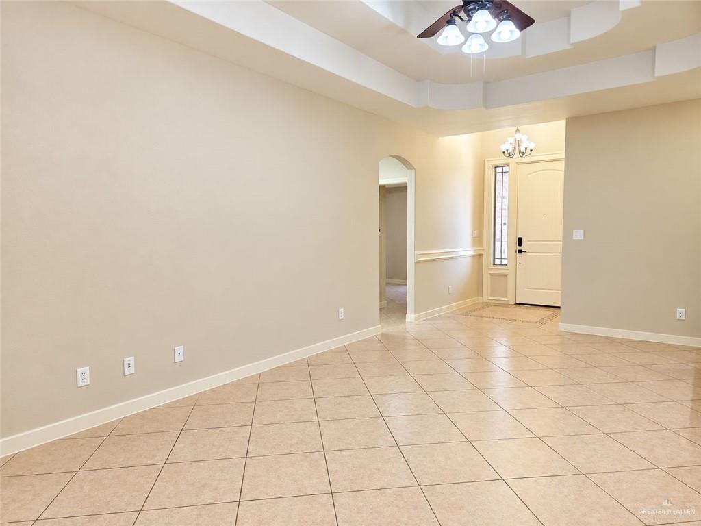 Photo 11 of 690 Bowie Street