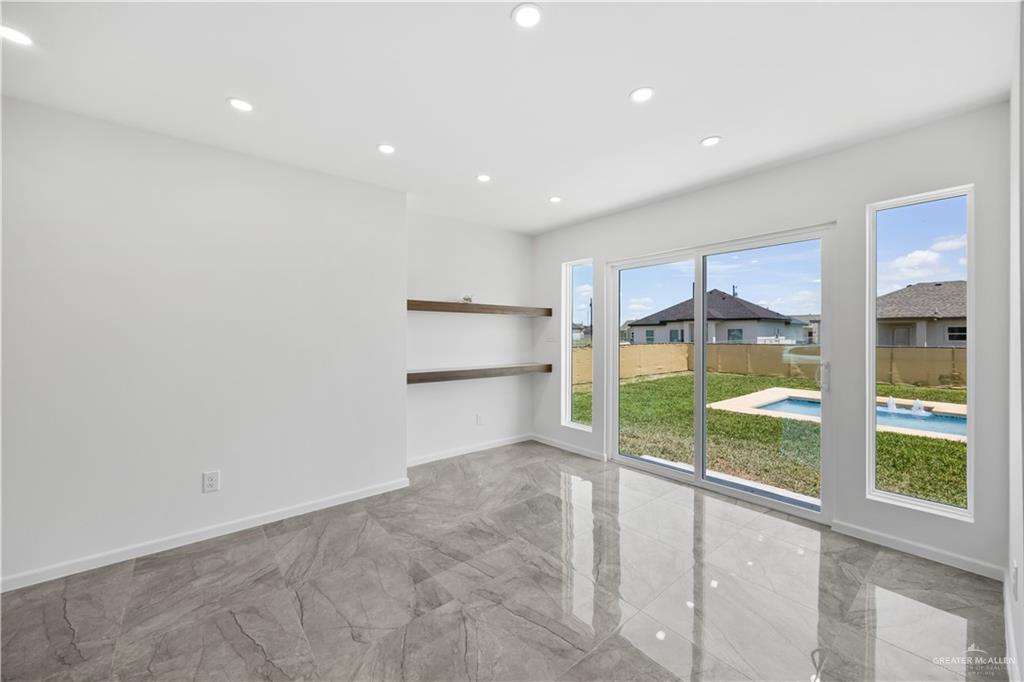 Photo 3 of 302 Valencia Drive