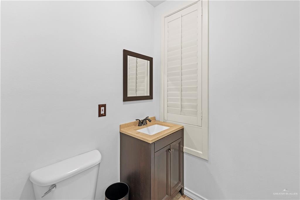 Photo 23 of 906 San Cristobal Street