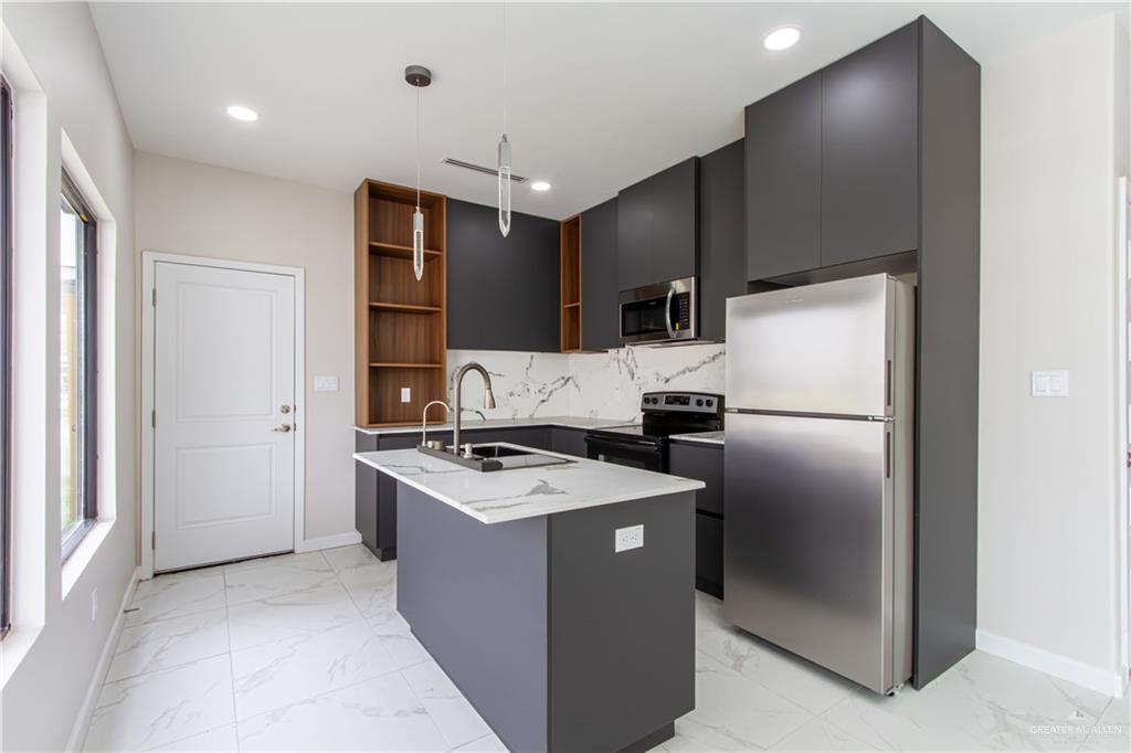 Photo 4 of 4208 Hummingbird Avenue #68