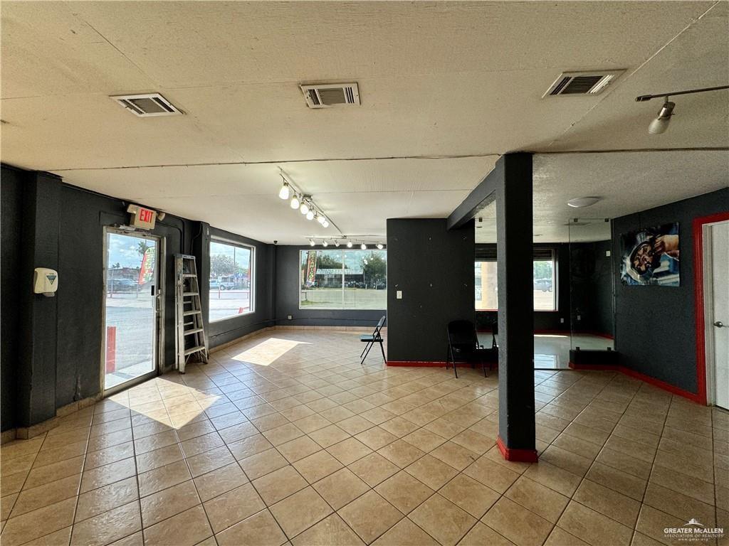 Photo 4 of 7525 Cage Boulevard