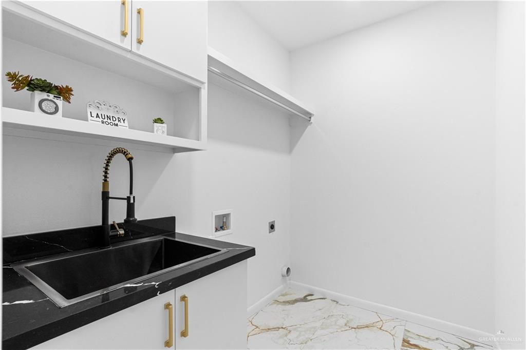 Photo 15 of 803 Corales Street