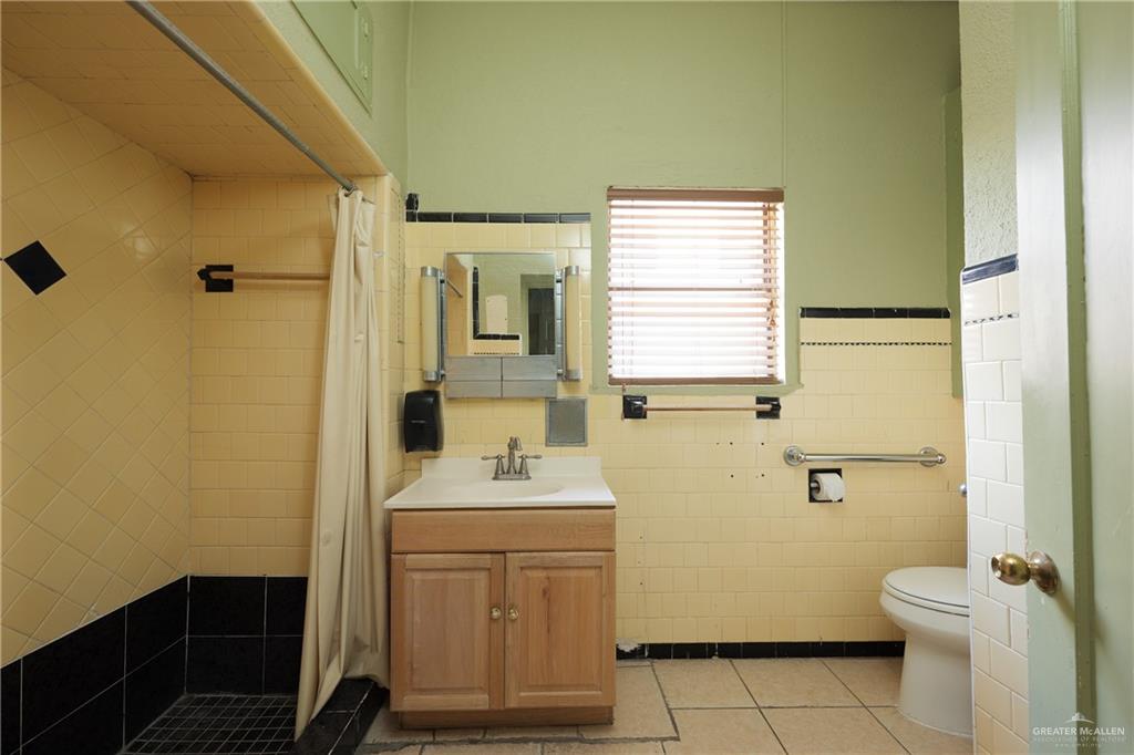 Photo 8 of 115 Britton Avenue
