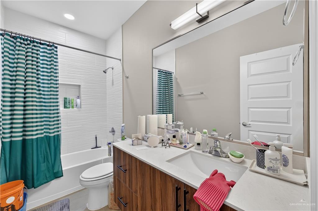 Photo 17 of 3100 Kenwood Street