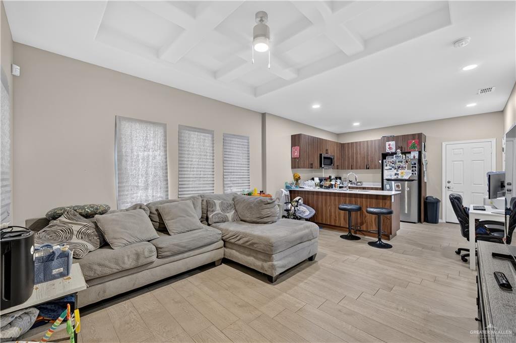 Photo 5 of 3100 Kenwood Street