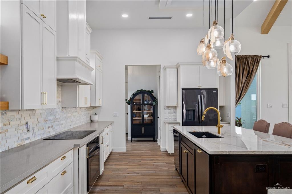Photo 7 of 3300 Saint Honore Drive