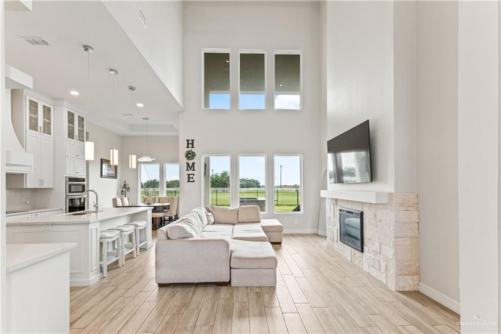Photo 4 of 2712 Bvlgari Drive