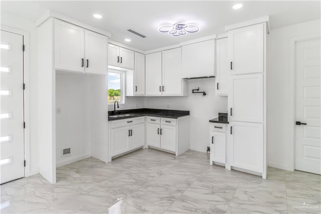 Photo 4 of 2717 Gelato Street