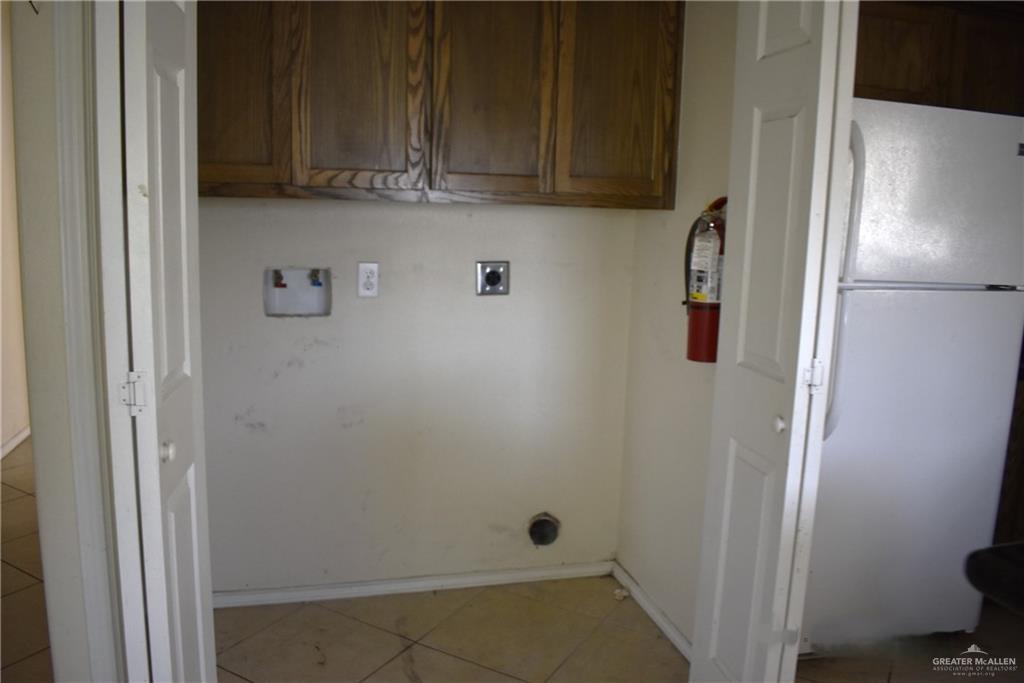 Photo 9 of 301 Albatross Avenue