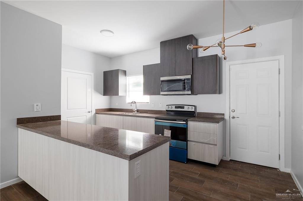 Photo 3 of 3409 Fuerte Avenue #4