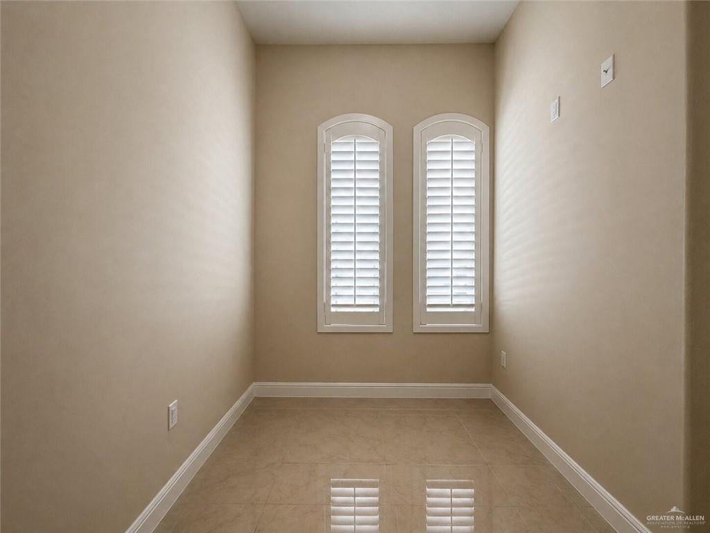 Photo 4 of 1621 Agualeguas Street