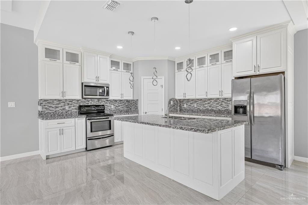 Photo 4 of 3401 Showboat Drive